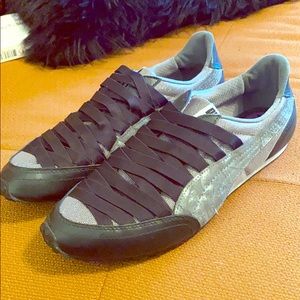 Puma slip-on sneakers, criss cross laces.